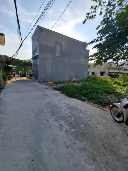 Đất SHR Đường Tô Ngọc Vân Quận 12 160m2 (8x20) Full Thổ Cư Đường Trước Đất 5m Tương lai MT đường 25m nhỉnh 6Tỷ💵💵
✅Diện tích ngang 8 dài 20 
✅Sổ vuông vức không lộ giới
✅Bank cho vay 6 tỷ/lô
✅Đường 1/ Tô Ngọc Vân, ngay Cầu Bà The, gần Quốc Lộ 1A
📞/Zalo xem
