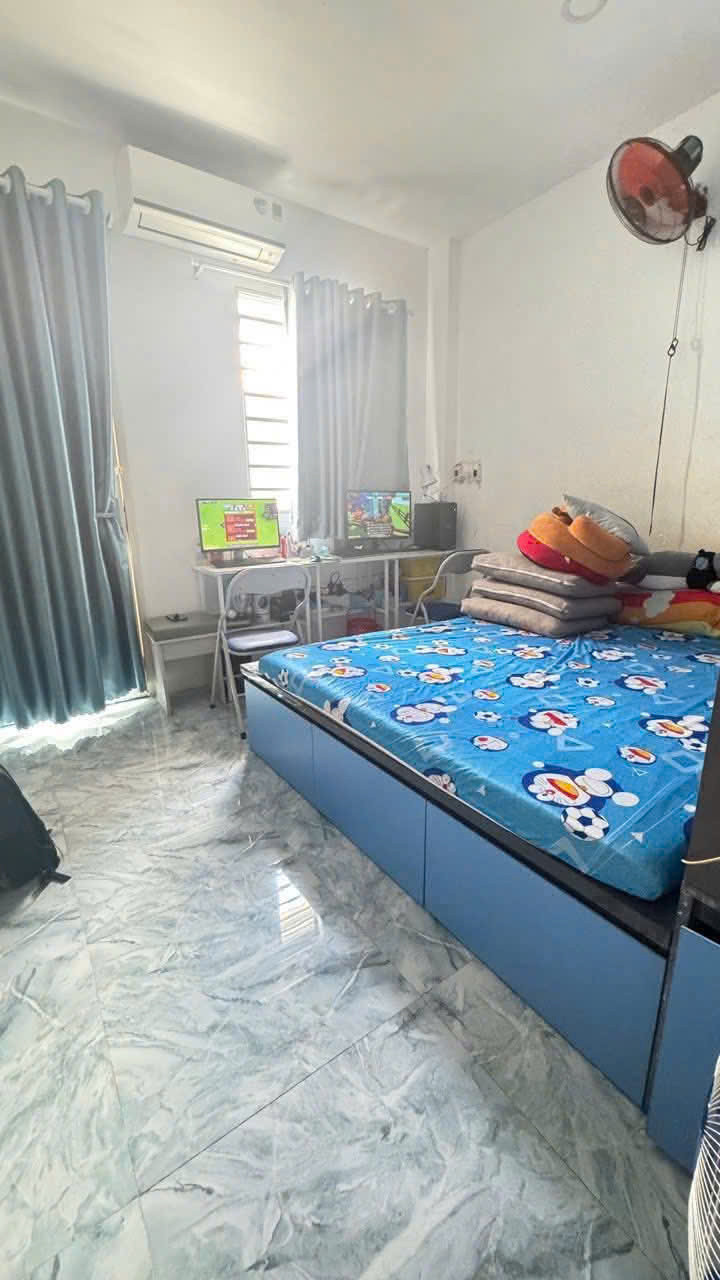 CẦN BÁN NHÀ MỚI 3 TẦNG - QUẬN 4 giá chỉ 3 tỷ 500tr
