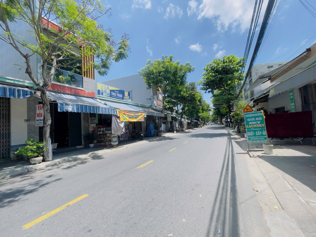 BÁN NHÀ GÁC LỬNG MẶT TIỀN – 587 TÔN ĐẢN