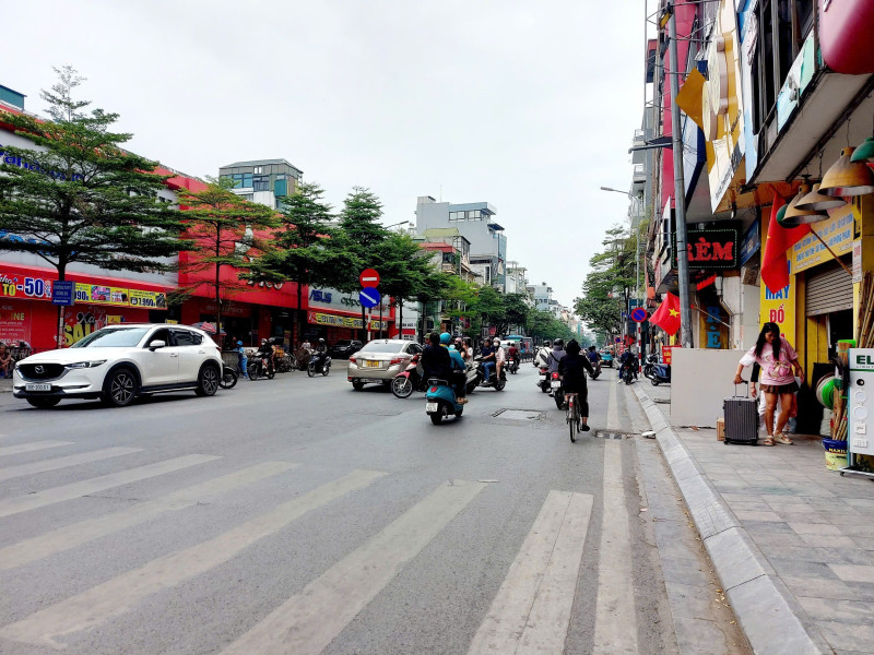 Bán nhà mặt phố Tôn Đức Thắng (Đống Đa) 45m, 6 tầng, mt 3.6m, giá 32.5 tỷ
