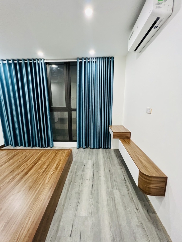 BÁN NHÀ -PHỐ TÔN ĐỨC THẮNG-NHÀ DÂN  XÂY MỚI 4TẦNG -DT 30 M2 -MT 4.6m giá chỉ,6,8 TỶ