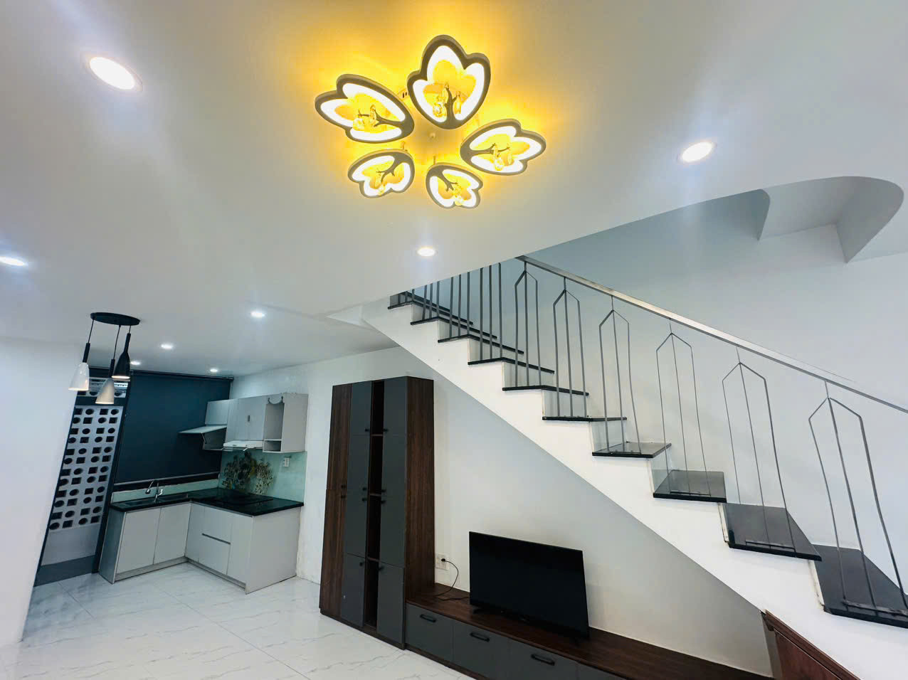 🏡 BÁN NHÀ 2 TẦNG TRUNG TÂM TP HUẾ – KIỆT TÔN THẤT BẬT – GẦN DÊ QUỐC KỆ