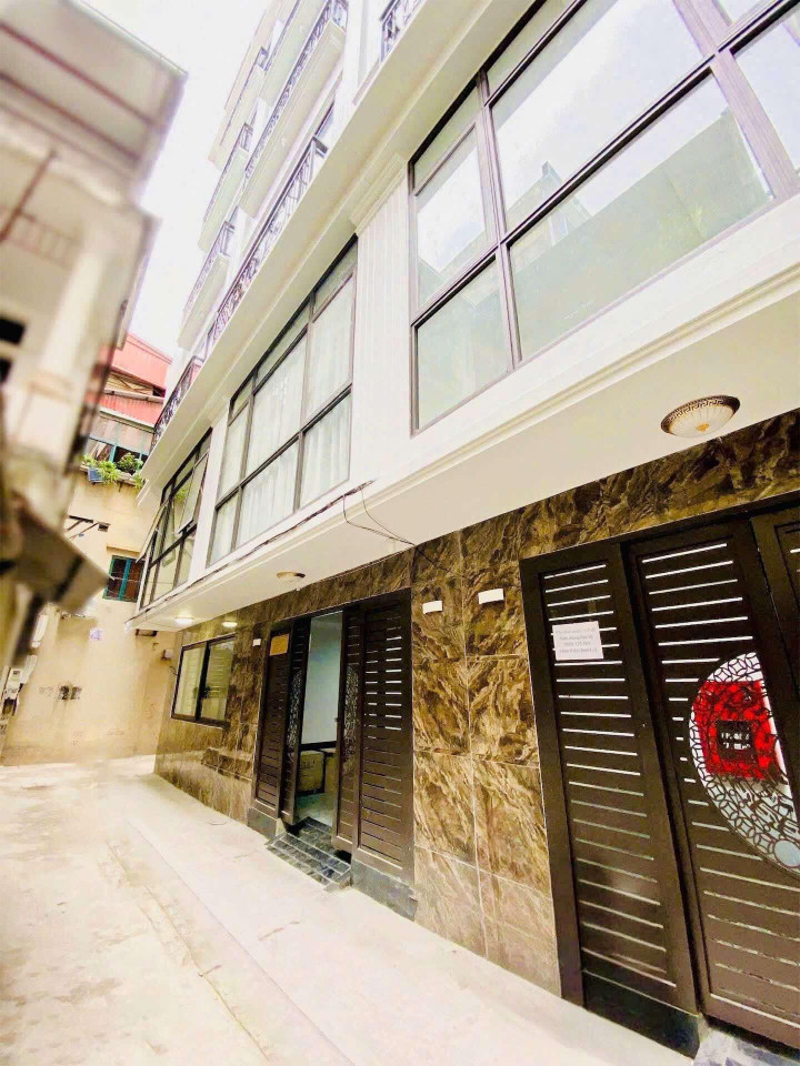 Bán toà CHDV 45m2 7 tầng thang máy, phố Tôn Thất Tùng, Đống Đa chỉ 14.5 tỷ