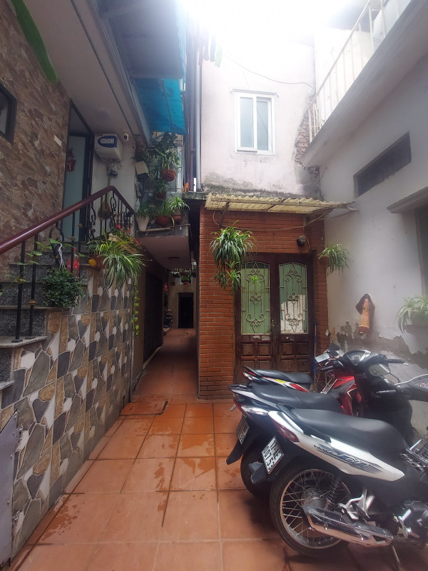 Bán nhà Tôn Thất Tùng (Đống Đa) 39m, Cấp 4, mt 7.5 m, giá 7.5 tỷ