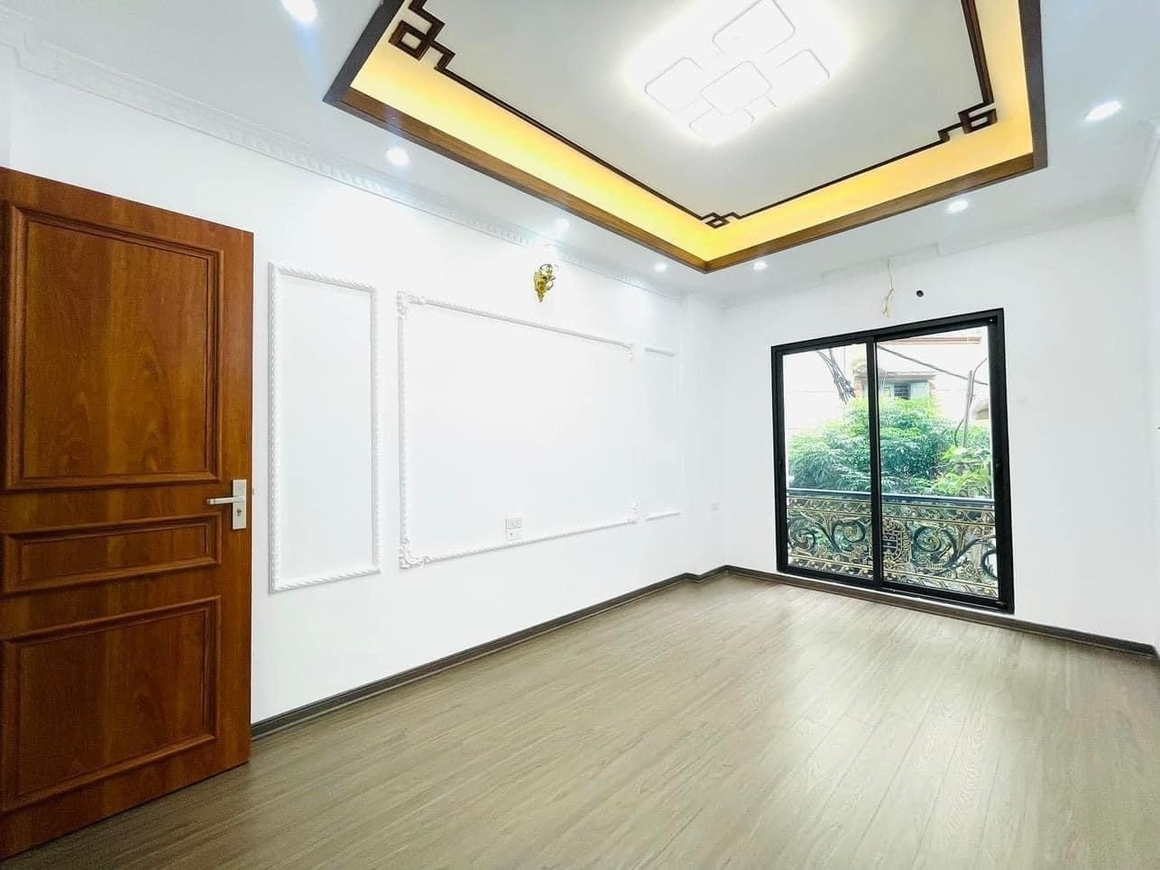 Siêu phẩm phố Tôn Thất Tùng, Đống Đa, 6 tầng thang máy mới, ngõ rộng, giá tốt
