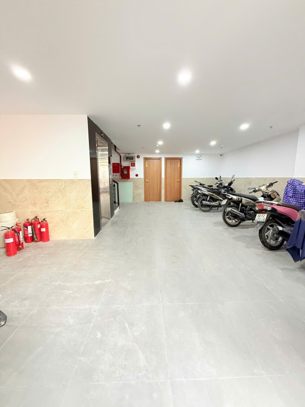 Bán tòa nhà 5 Tầng - 13 CHDV, Hẻm 5m Tống Văn Hên - Trường Chinh, 7x20m, 18.8 tỷ