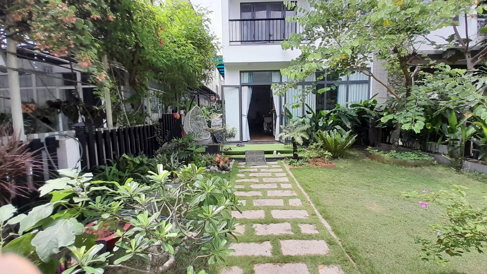 BÁN NHÀ ĐƯỜNG SỐ 8, HIỆP BÌNH PHƯỚC - 215m2 - GIÁ 17.5 TỶ TL