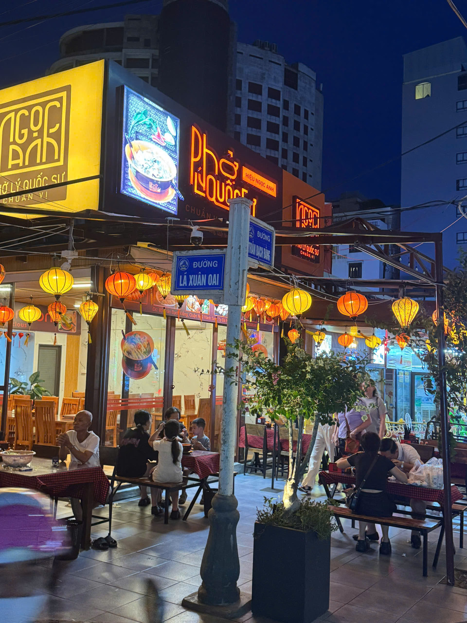 NHÀ HÀNG PHỞ LÝ QUỐC SƯ-Hiệu Ngoc Anh