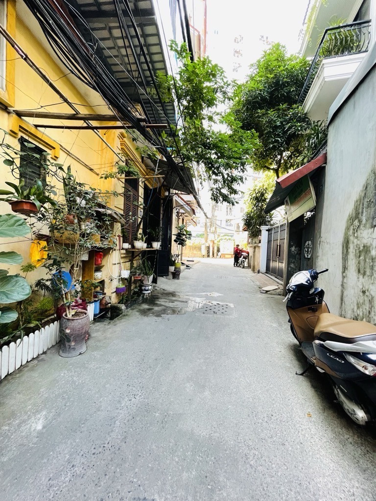 BÁN NHÀ PHÂN LÔ PHỐ TRẦN BÌNH – MAI DỊCH – CẦU GIẤY – Ô TÔ VÀO NHÀ – NGÕ THÔNG – DIỆN TÍCH 51M² – NỞ HẬU – GIÁ NHỈNH CHỤC TỶ
