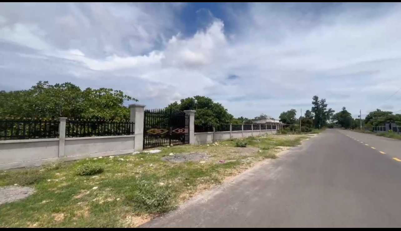 Bán 4100m2 có 700m2 đất ở, ngang 80m đường nhựa trần bình trọng. Giá ngộp 15 tỷ. Lvcc 0982482666
