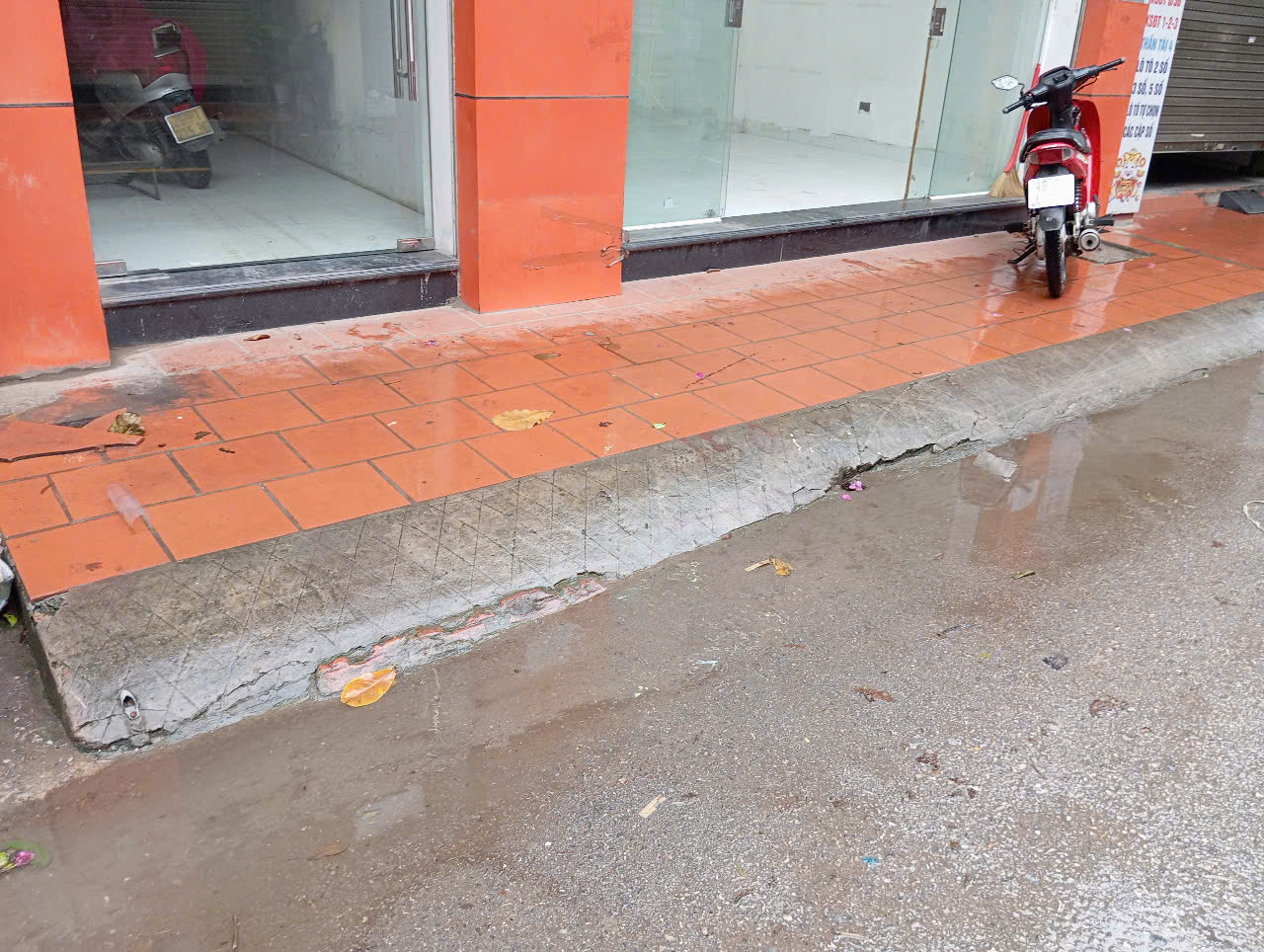 Cho thuê MBKD Trần Cung – 70,8m2, MT 7,9m – giá chỉ 19,9tr/tháng!