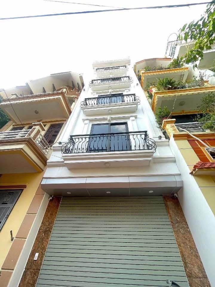 Hiếm! Trần Đại Nghĩa, Hai Bà Trưng, 6 tầng thang máy, ô tô vào nhà, 20.5 tỷ