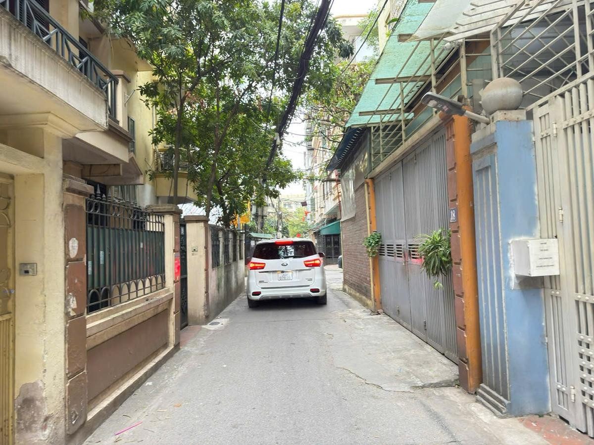 PHÂN LÔ VIP CẦU GIẤY Ô TÔ VÀO NHÀ KINH DOANH ĐỈNH NGÕ THÔNG SÁT PHỐ