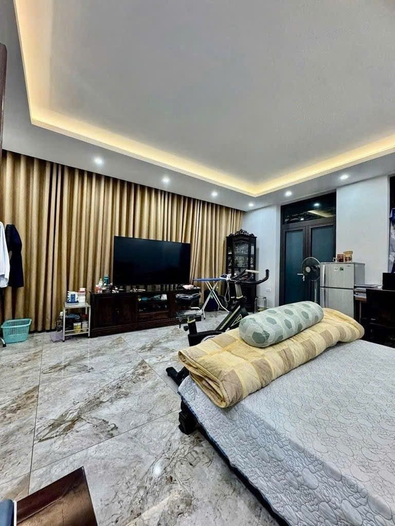 Bán nhà 95.1m² có sẵn 85m² thổ cư ngang 5m giá 40 tỷ tại đường trần điền Phường Phương Liệt