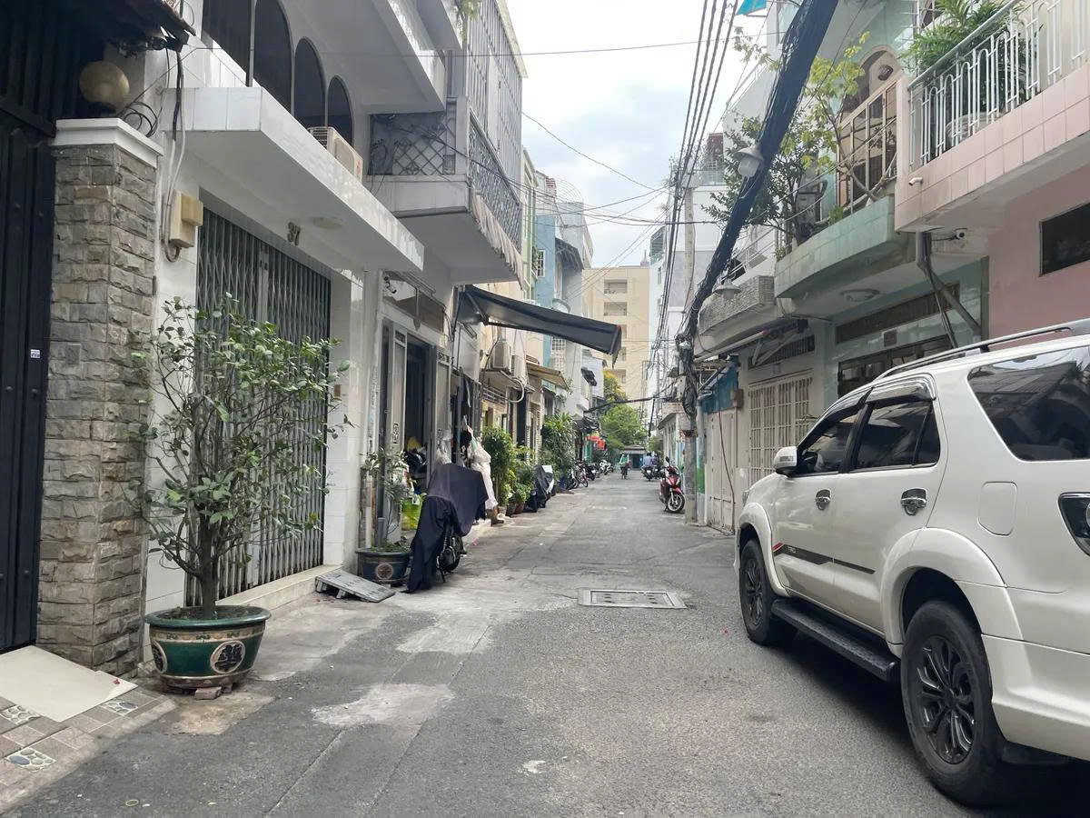 Nhà Lô Góc Trần Đình Xu Q1 – 5 Tầng – 6PN – Chỉ 8.2 Tỷtl -31m2, tiện ở cho thuê