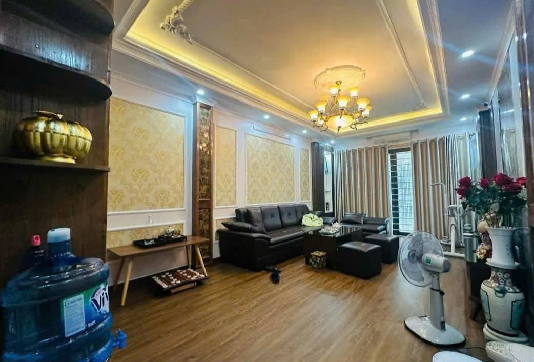 BÁN NHÀ LÔ GÓC TRẦN DUY HƯNG, DÂN XÂY 51M2, 6T THANG MÁY, ÔTÔ VÀO NHÀ, 17 TỶ HƠN