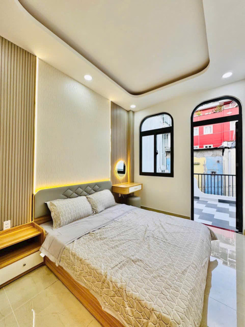 TÒA CCMN TRẦN DUY HƯNG 100M2x 8T TH/MÁY -27 PHÒNG KK,150 TRIỆU/THÁNG,27.2 TỶ