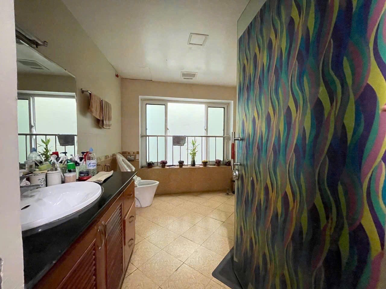 Cho thuê nhà Phố Trần Duy Hưng, 5 tầng x 60m2, 4PN, 5 WC, 45 Triệu Spa, KD, VP