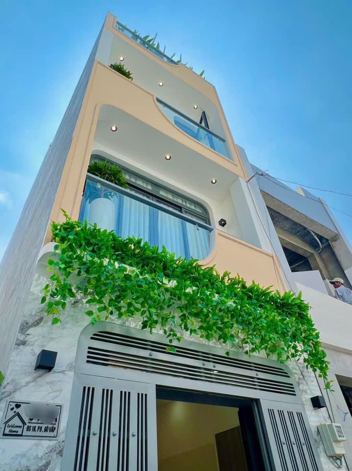 Nhà Phố Giá Như Ở Quê. Trần Hưng Đạo, P5 , Q3. Giá 2tỷ 450tr . DT62.5m2 (5x12.5m). hẻm 5m. Cho thuê 20tr/tháng. Sổ Hồng Riêng chính chủ. 2L-3PN-3WC