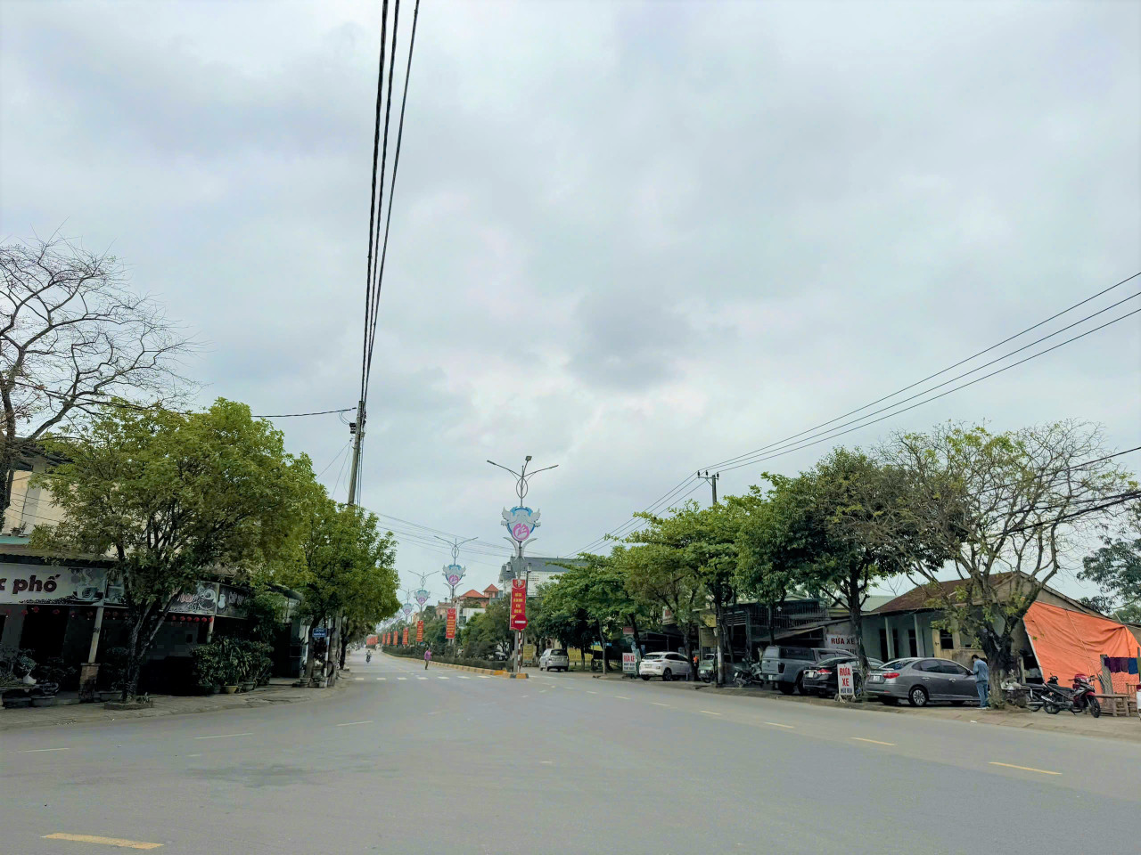 Bán 552m2 mặ tiền đường Trần Hưng Đạo - gần CV Fidel