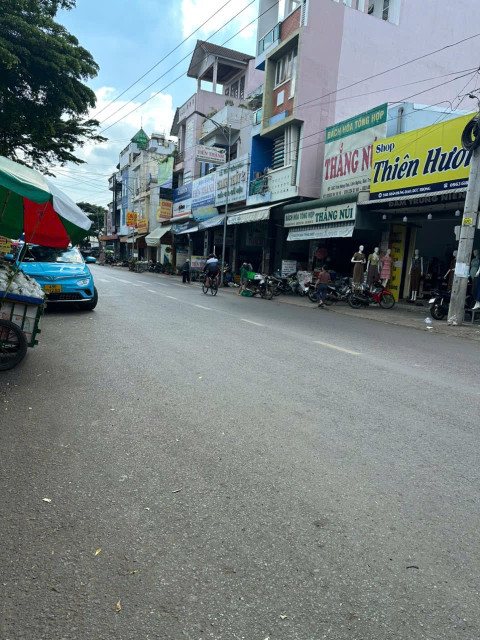 Mặt tiền Trần Hưng đạo. Xã Đức Trọng. Lâm Đồng. Ngay chợ Liên Nghĩa