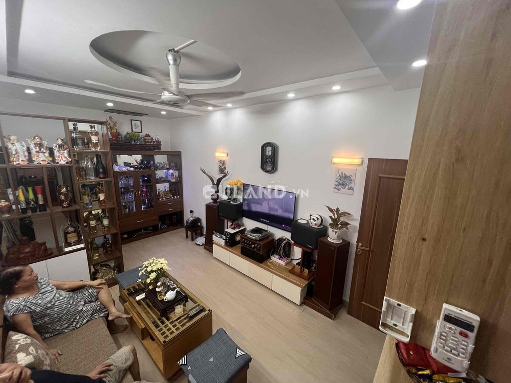 Chính chủ cho thuê nhà tập thể 45m2 1 khách 1 ngủ, full nội thất tại đường Trần Khánh Dư