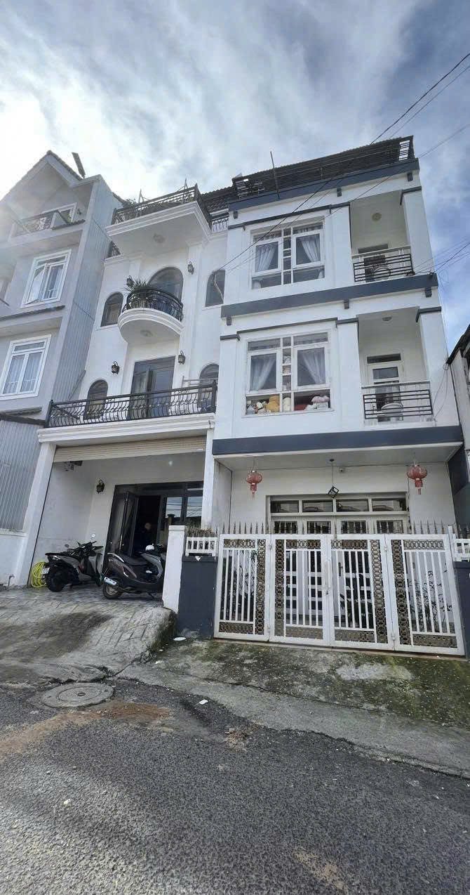 Cho thuê nhà 8 phòng Trần Lê phường 4 Đà Lạt 25 triệu/tháng