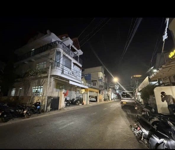 Ngộp Cần bán căn nhà mặt tiền Trần Nhật Duật khu trung tâm đắc địa. ngay bệnh viện tỉnh , công an tỉnh Lâm Đồng