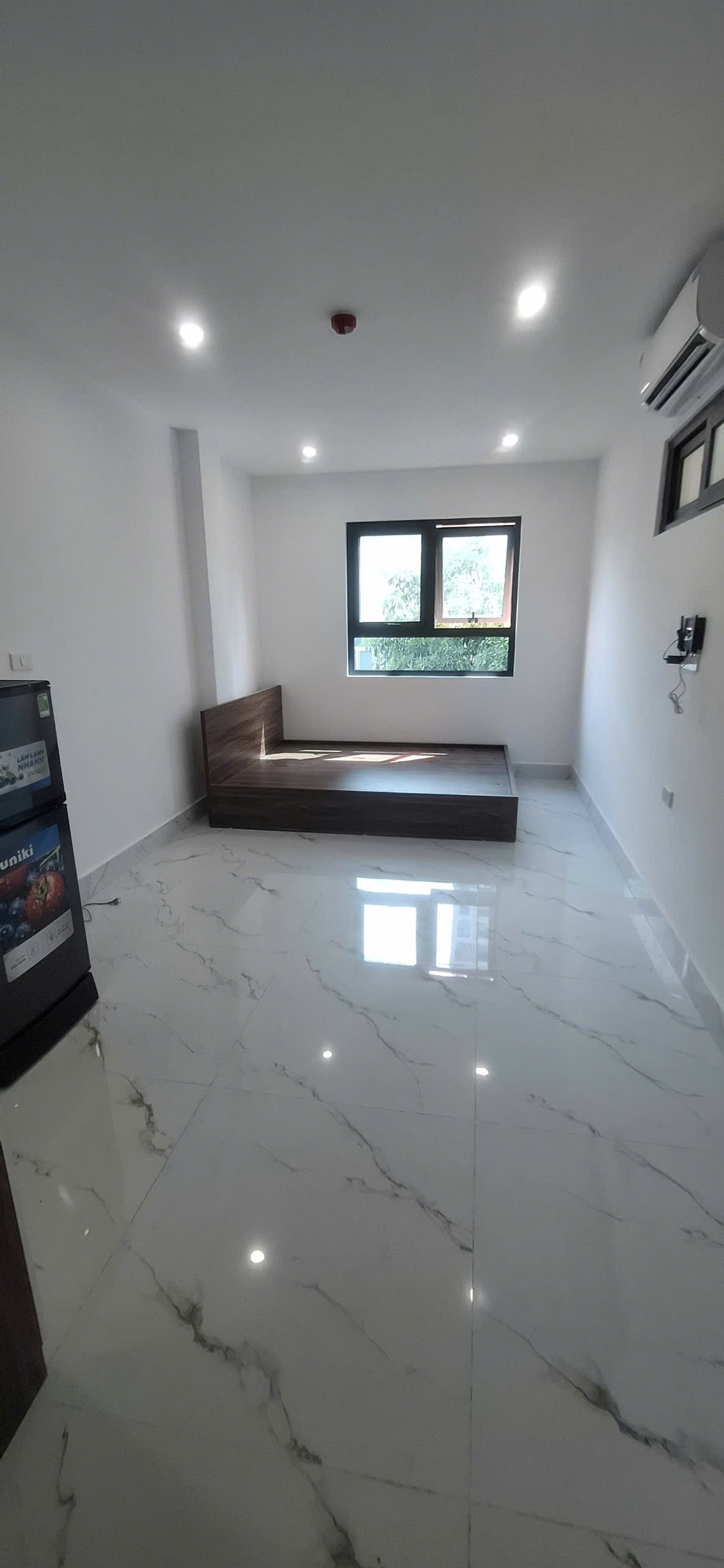 🏠 CHÍNH CHỦ CHO THUÊ PHÒNG TRỌ MỚI TINH – VÀO Ở NGAY

📍 Địa chỉ: Số 8 phố Tiểu Công Nghệ, ngay Cầu Trắng Hà Đông

• Cách đường Trần Phú, đường Quang Trung và Vườn hoa Hà Đông khoảng 15m.
• Vị trí trung tâm, giao thông thuận tiện, ô tô đỗ cửa.