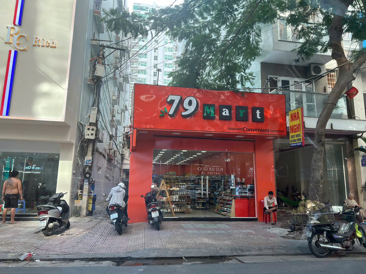 Bán nhà khu phố tây đường Hùng Vương dt: 92.5 m2 gia 49ty lh:e Trinh