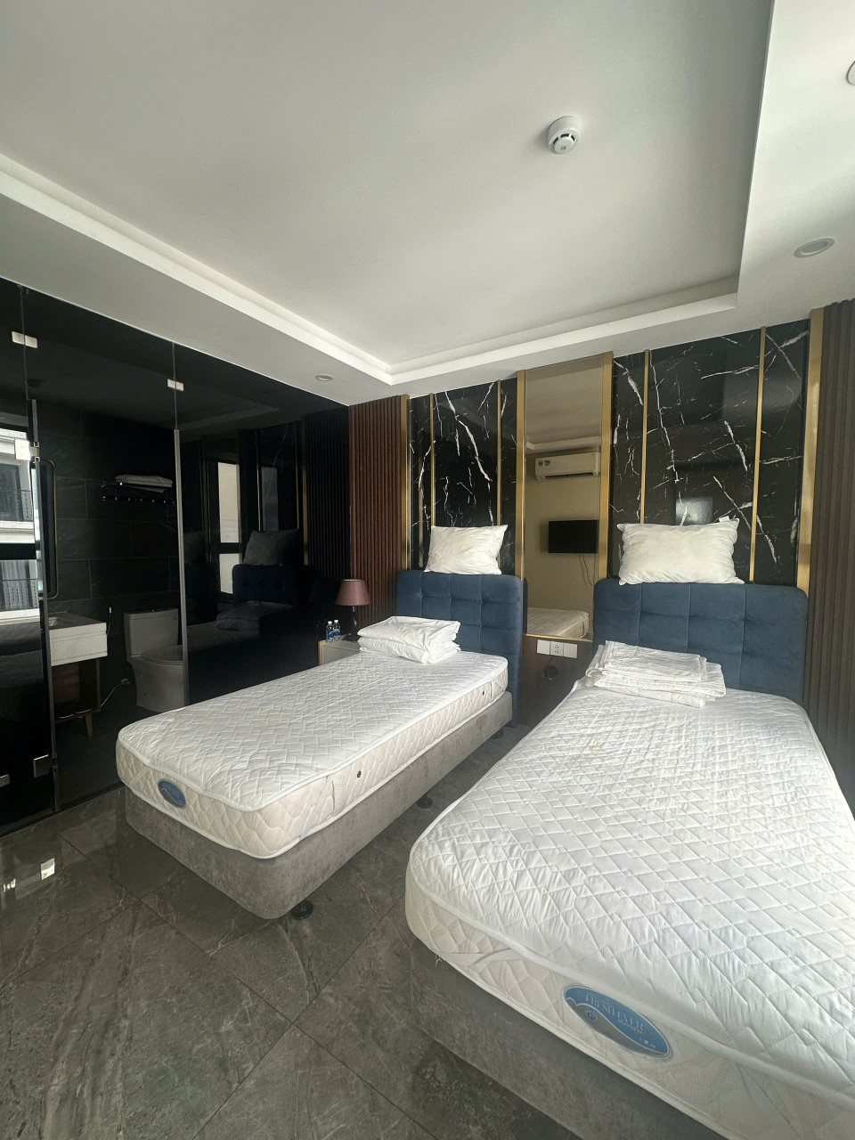 BÁN KHÁCH SẠN MINI ĐƯỜNG TRẦN PHÚ dt  71,6 m2 Giá ngộp 25tỷ , NĐT làm việc trực tiếp CĐT.