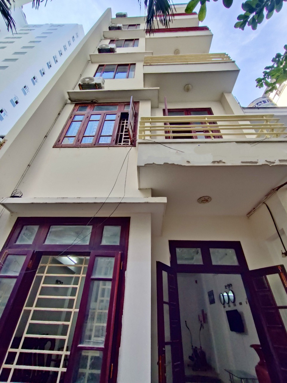 BÁN KHÁCH SẠN HẺM ĐƯỜNG TRẦN PHÚ - NHA TRANG