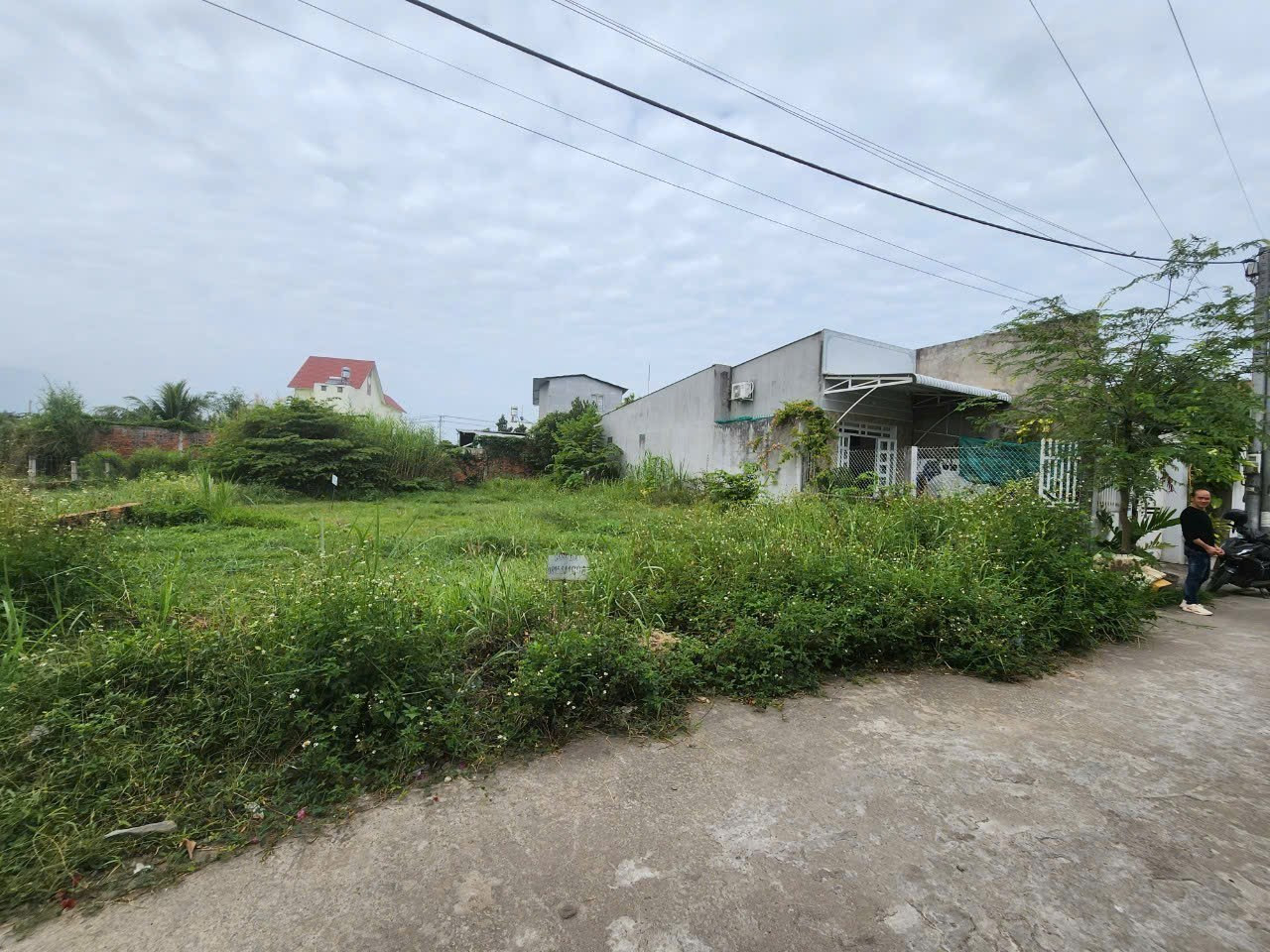 Bán đất 300m² ngang 10m giá 2.65 tỷ Phường Nguyệt Hóa