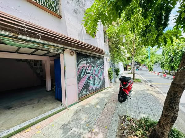 Nhà Mặt Tiền Đường Trần Nguyên Đán Phường Tân Định Quận 1.