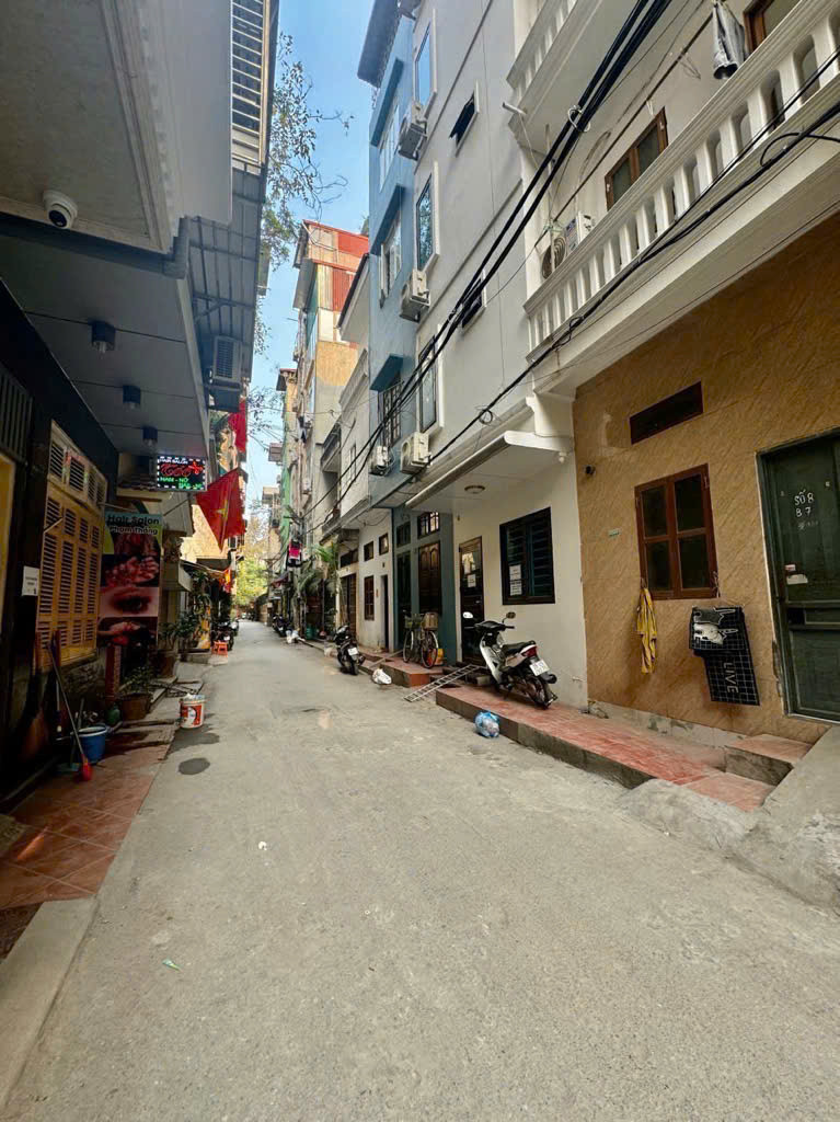 CẦN BÁN NHÀ TẠI TRẦN QUỐC HOÀN - CẦU GIẤY