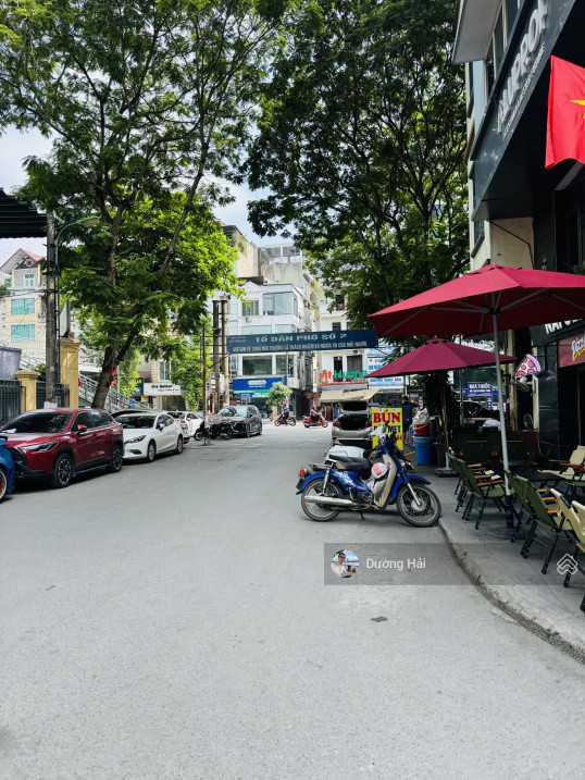 Bán nhà Trần Quốc Hoàn - 98m MT 9m Ô Tô Tránh Vỉa Hè Kinh Doanh VP Nhà đẹp Dân xây