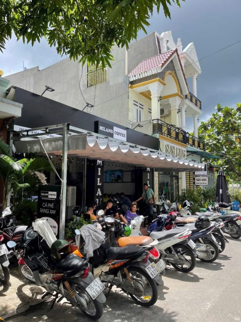 BÁN NHÀ VÀ QUÁN CAFE NGANG 8m ĐÔNG HOÀ DĨ AN BÌNH DƯƠNG