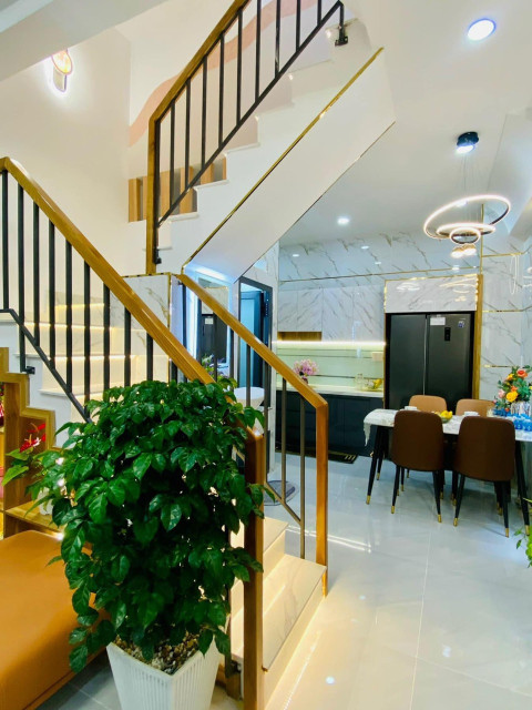 Bán Nhà Trần Quốc Tuấn,Gò Vấp,3.74mx10.50, Giá 4tỷ180 thương lượng,2PN+2WC+Phòng Khách,bếp,ban công