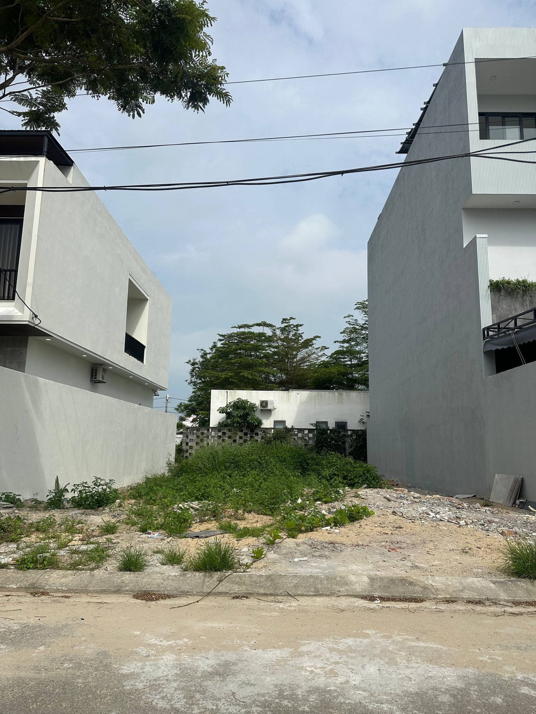 Bán đất biệt thự Trần Sâm, 180m2 gần biển và khách sạn Golden Bay, Nại Hiên Đông, Sơn Trà 15 tỷ
