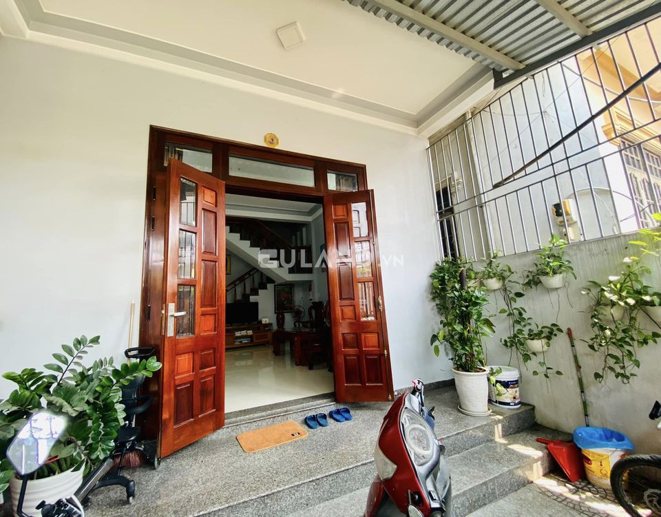 Chính chủ bán gấp nhà 2 tầng mới Kiệt ô tô đường Trần Thanh Mại.