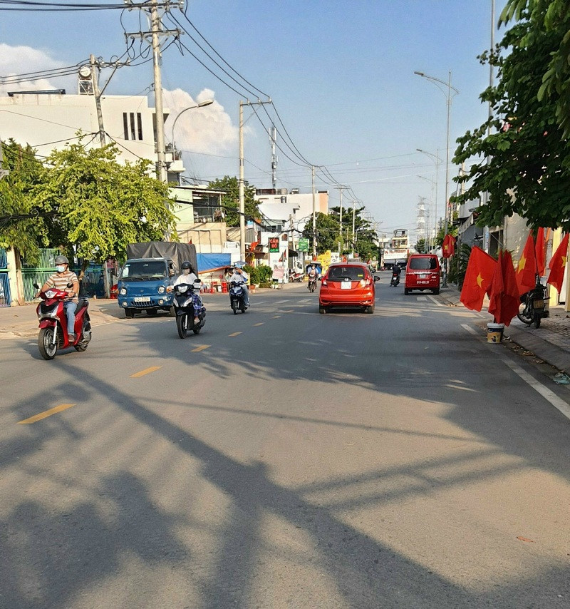 Bán nhà mặt tiền 15x40m giá 32,5 tỷ ĐƯờng Trần Thị Năm