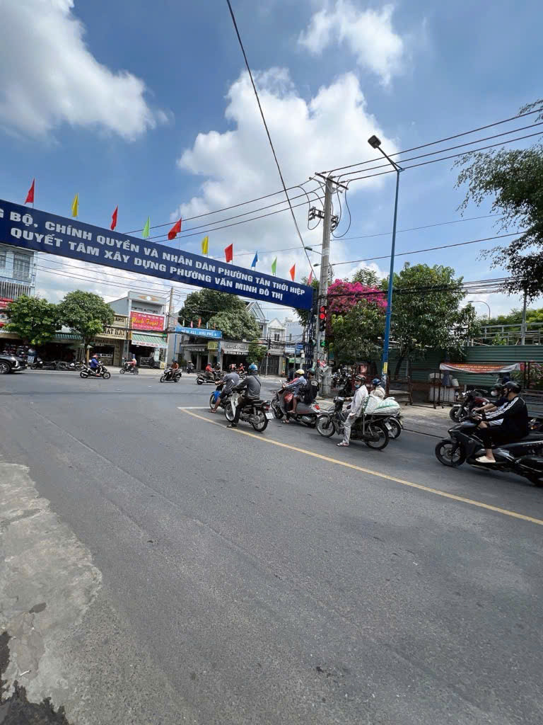 BÁN MTKD ĐỈNH NGAY NGÃ BA DƯƠNG THỊ MƯỜI VÀ TRẦN THỊ NĂM KHÔNG LỖI PT 100M2 NHỈNH 11 TỶ TL