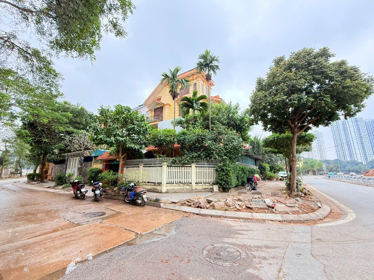 BÁN BIỆT THỰ KĐT PHÁP VÂN, ĐƯỜNG TRẦN THỦ ĐỘ. 325M2 - 4 TẦNG. LÔ GÓC.