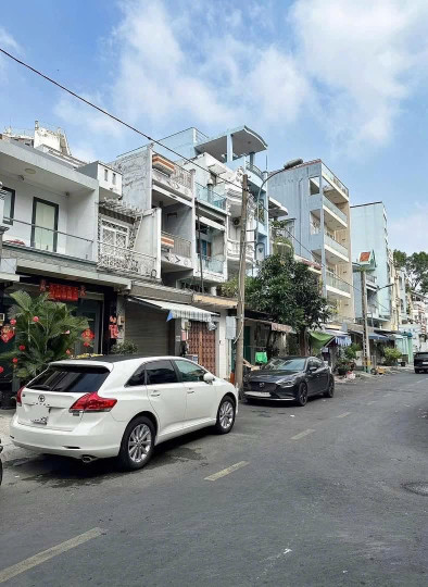**QUẬN 5 Bán gấp căn nhà 5 tầng Thang máy đường Trần Tuấn KhảI - Bùi Hữu Nghĩa, chỉ 15.3 tỷ
