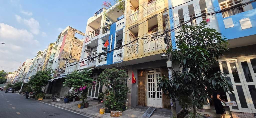 BÁN NHÀ MẶT TIỀN NỘI BỘ BÌNH PHÚ, VIEW CÔNG VIÊN - Ô TÔ ĐẬU CỬA NGÀY ĐÊM - GIÁ CHỈ 7.9TỶ