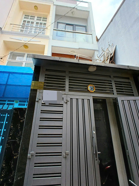 Giá mềm nhất quận Tân bình: 5,8 tỷ -Trần Văn Quang - P.10 - Không Có Căn Thứ 2 - 3 Tầng - 42m²(3,2 x 13 nở hậu 4,5m -Trệt - 2 Lầu - 4PN - 3WC