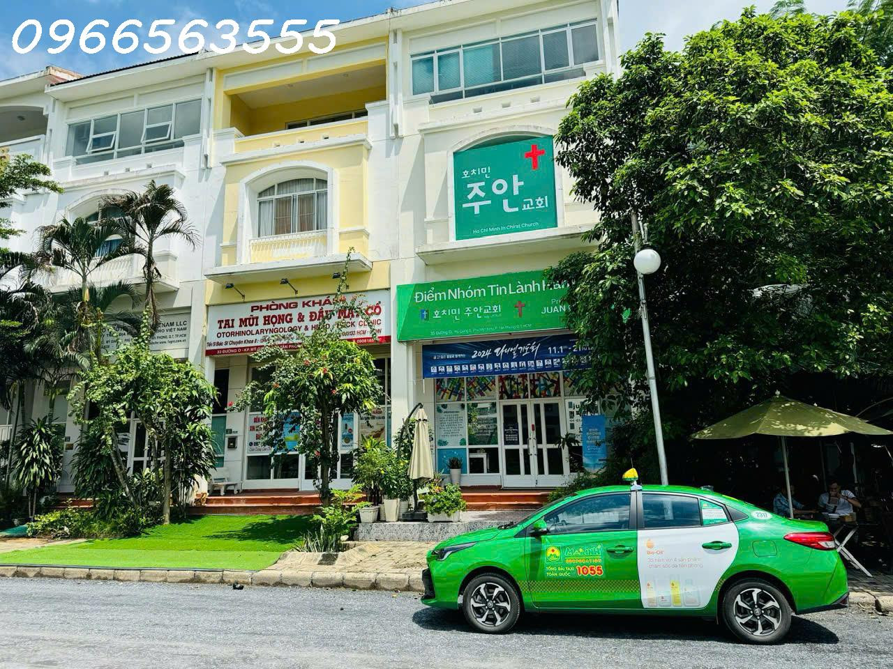Cho thuê biệt thự Mỹ Giang 2, Phú Mỹ Hưng, đường O, nhà 2 mặt tiền giá 2100$