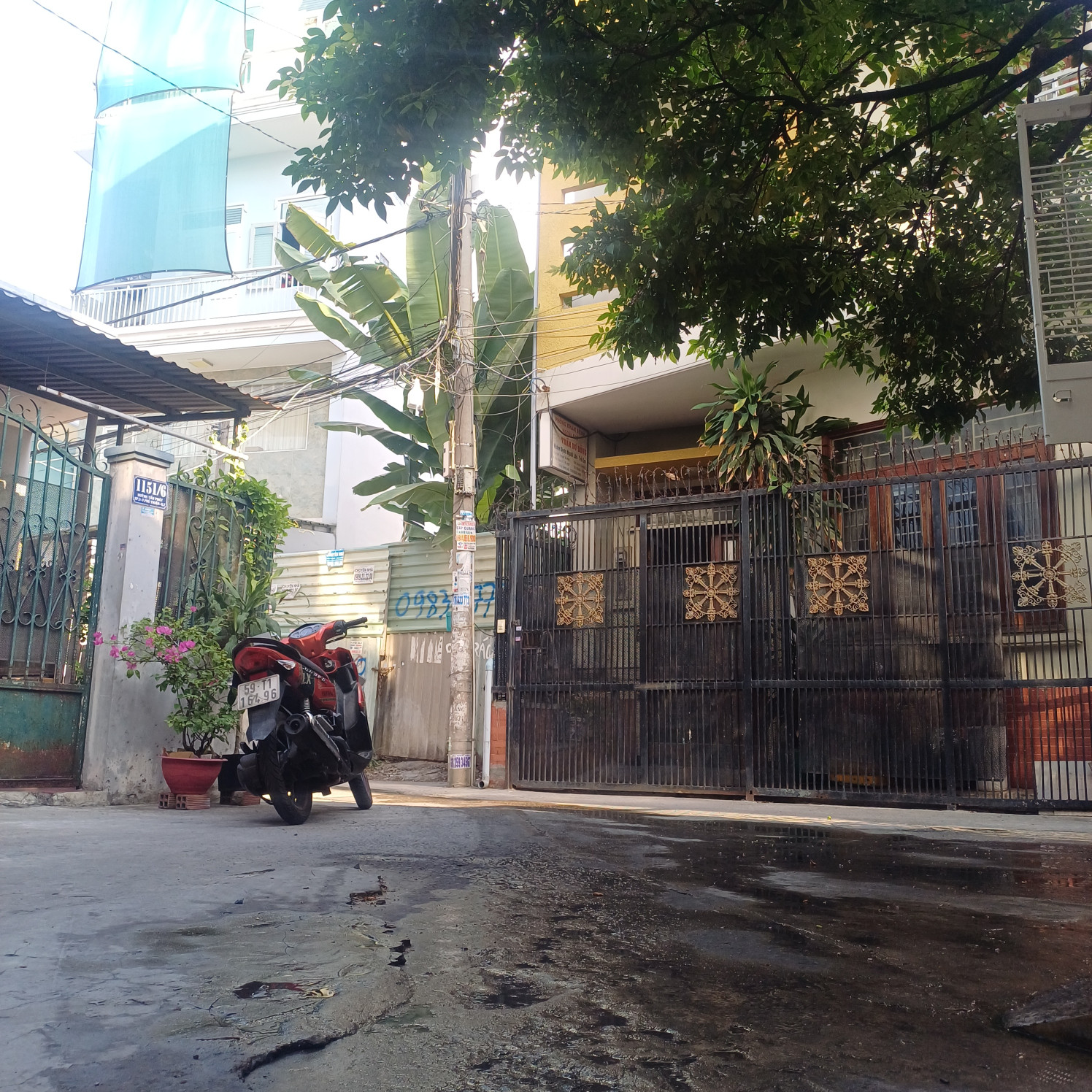 Bán nhà 4 tầng 52m2 4pn 5.x tỷ hẻm thông Huỳnh Tấn Phát Quận 7
