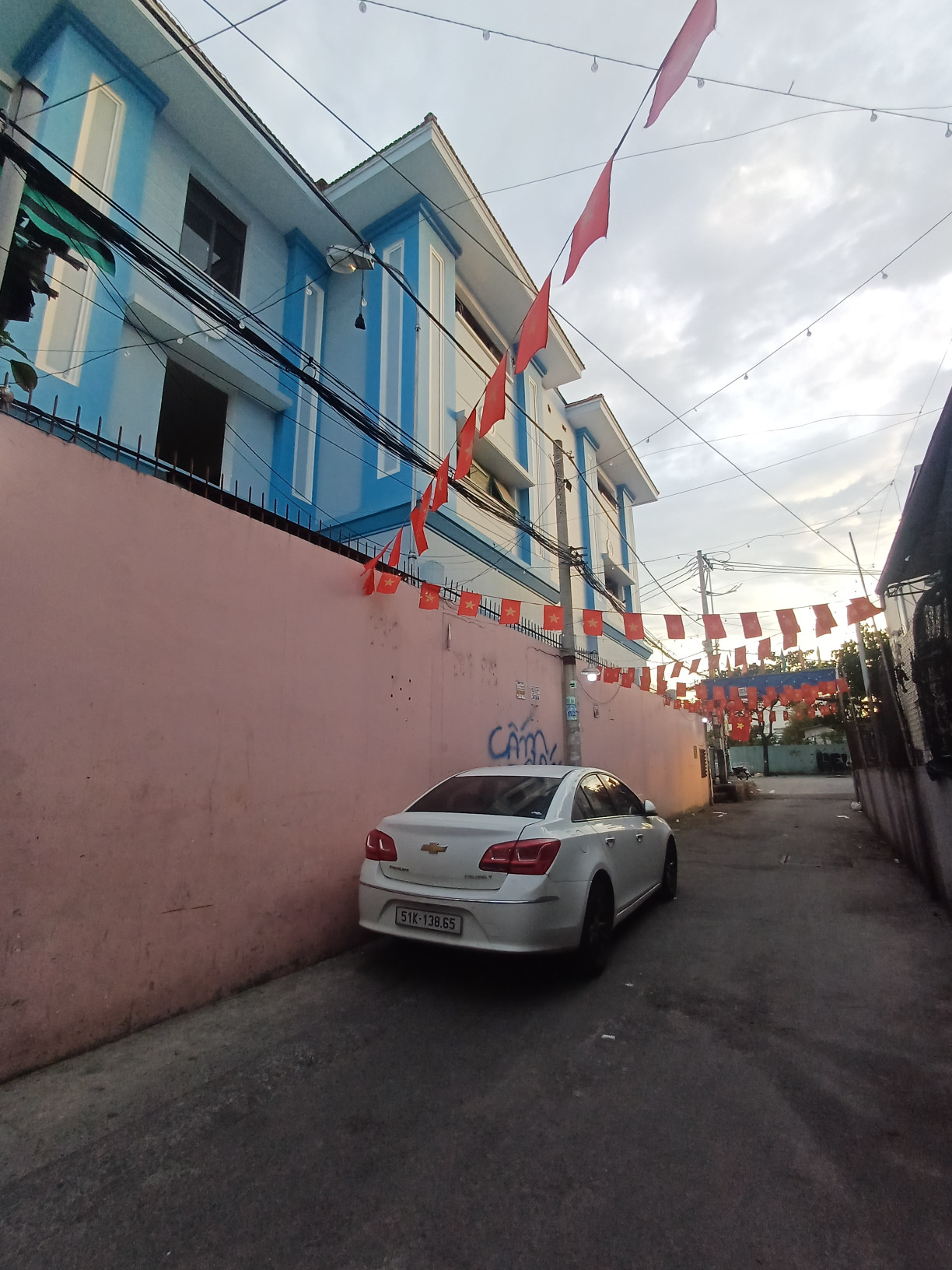 Bán nhà ngay ĐH MAKETTING, Quận 7, 20m ra hxh - 2 tầng - 48m2 - 4 tỷ - hoàn công