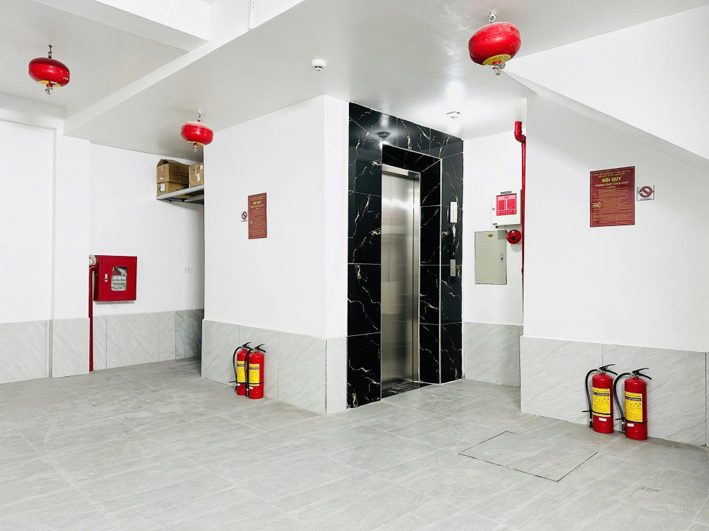 BÁN TÒA NHÀ CCMN ĐƯỜNG TRIỀU KHÚC, 50M2 - 7 TẦNG, THANG MÁY. 11 PHÒNG.
